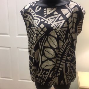 Ruby Rd. Ladies pullover top.